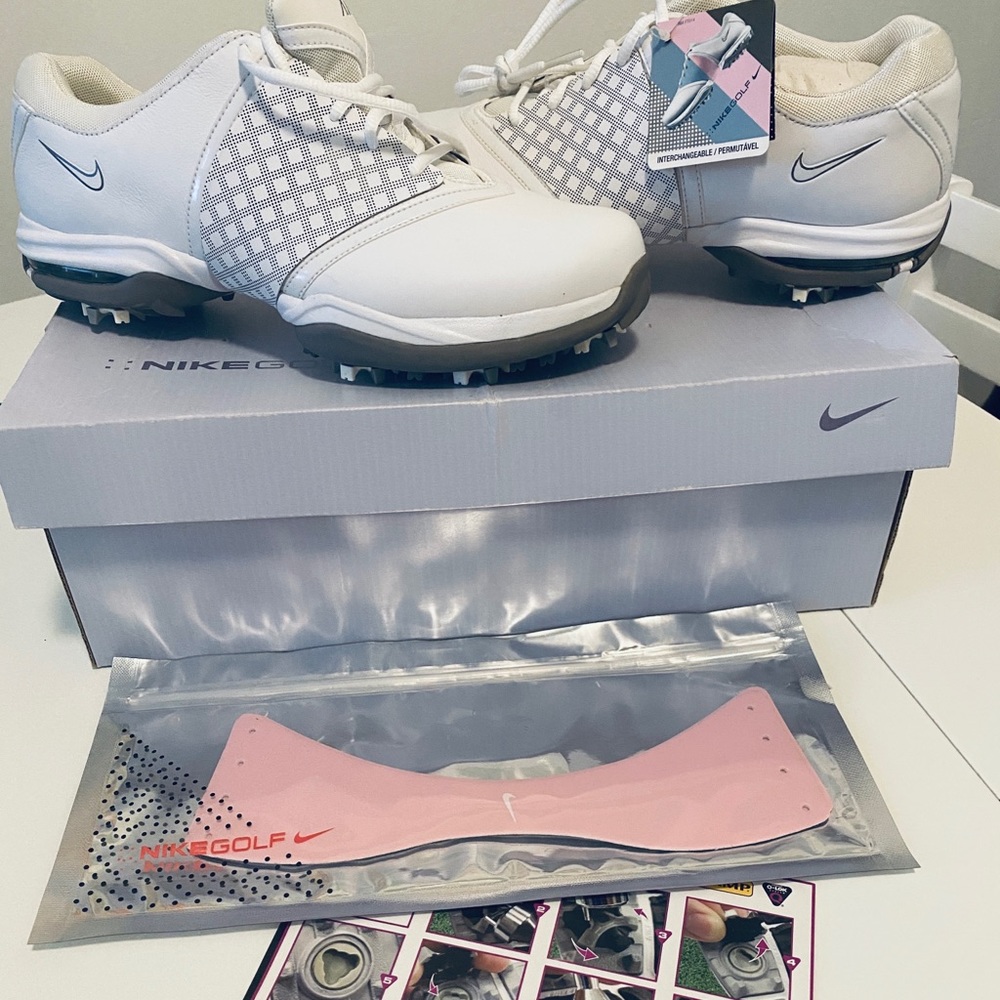 ⭐️BRAND NEW⭐️WOMENS NIKE AIR EMBELLISH GOLF CLEATS